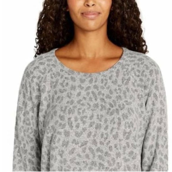 Gray Heather Leopard Print Plush Knit Sweatshirt - Picture 4 of 7